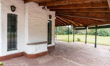 Venta Casa quinta c/pileta, quincho La Lonja Pilar