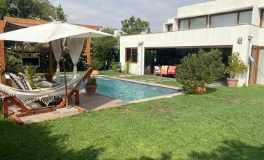 CASA 4 D + ESCRITORIO + SERVICIO COLEGIOS LINCOLN Y DUNA