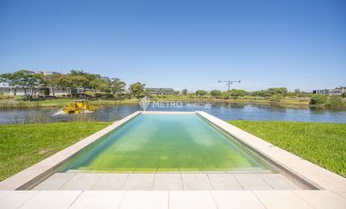 Casa en Alquiler a la laguna con 5 habitaciones en Marinas Puertos Escobar