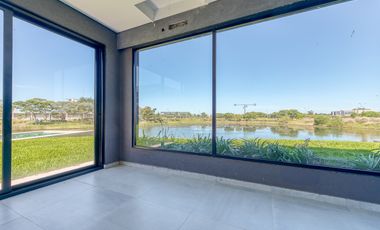 Casa en Alquiler a la laguna con 5 habitaciones en Marinas Puertos Escobar