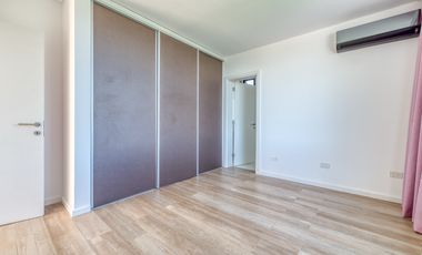 Casa en Alquiler a la laguna con 5 habitaciones en Marinas Puertos Escobar