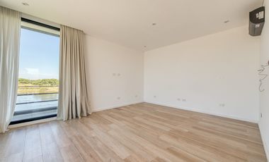 Casa en Alquiler a la laguna con 5 habitaciones en Marinas Puertos Escobar