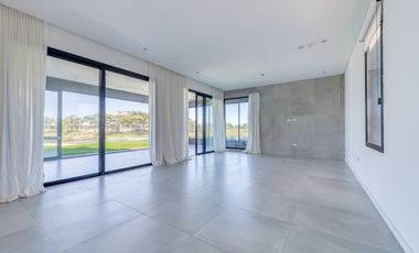Casa en Alquiler a la laguna con 5 habitaciones en Marinas Puertos Escobar