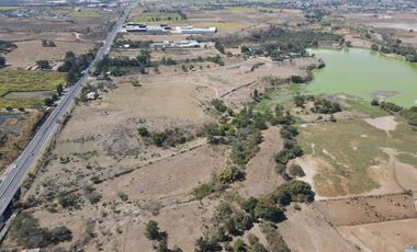 Terreno en Venta a 15 Minutos de La Venta del Astillero Jalisco Pie de Carretera