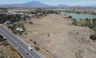Terreno en Venta a 15 Minutos de La Venta del Astillero Jalisco Pie de Carretera