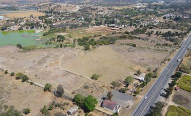Terreno en Venta a 15 Minutos de La Venta del Astillero Jalisco Pie de Carretera