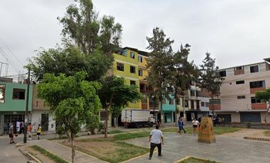 Casa de 5 pisos cerca al Hospital Materno Infantil- Independencia