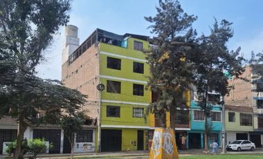 Casa de 5 pisos cerca al Hospital Materno Infantil- Independencia