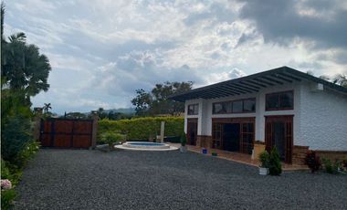 CASA CAMPESTRE EN PARCELACION CERRADA