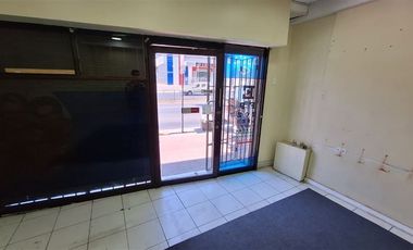 Local Comercial en Arriendo en Centro Comercial Intermodal La Cisterna / metro El Bosque