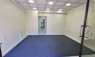 Local Comercial en Arriendo en Centro Comercial Intermodal La Cisterna / metro El Bosque