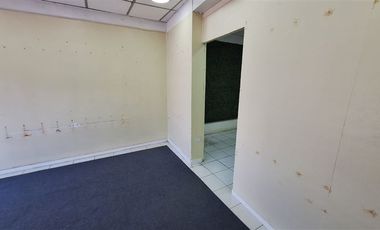 Local Comercial en Arriendo en Centro Comercial Intermodal La Cisterna / metro El Bosque