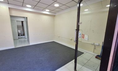 Local Comercial en Arriendo en Centro Comercial Intermodal La Cisterna / metro El Bosque