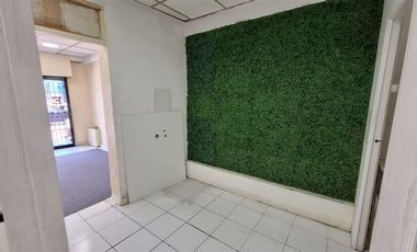 Local Comercial en Arriendo en Centro Comercial Intermodal La Cisterna / metro El Bosque