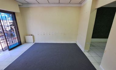 Local Comercial en Arriendo en Centro Comercial Intermodal La Cisterna / metro El Bosque