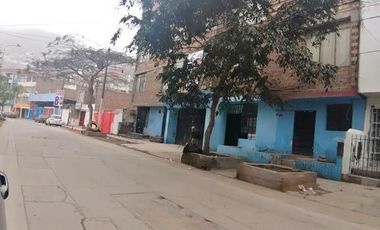 Casa de 3 pisos cerca a parque en el Rimac