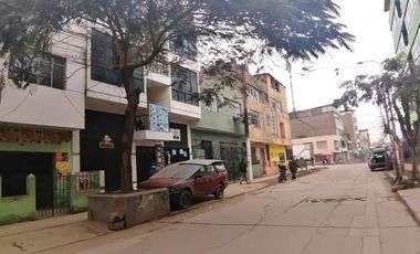 Casa de 3 pisos cerca a parque en el Rimac