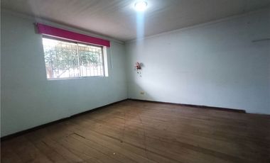 Casa de un piso - Metro Pedro Aguirre Cerda (L6)