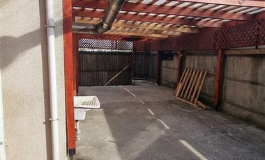 Casa en Arriendo en José Baguena con Costanera