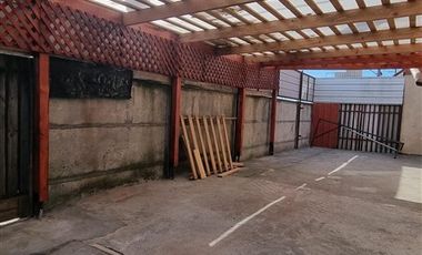 Casa en Arriendo en José Baguena con Costanera