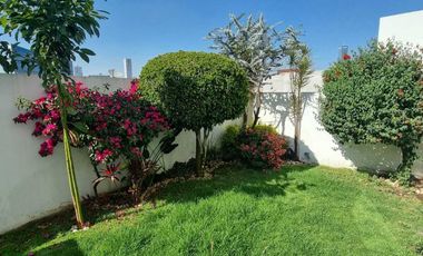 Casa en Venta Fraccionamiento El Saucedal, Avenida Las Torres, Atlixcayotl
