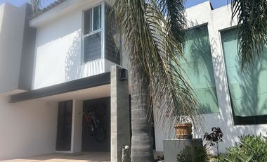 Casa en Venta Fraccionamiento El Saucedal, Avenida Las Torres, Atlixcayotl