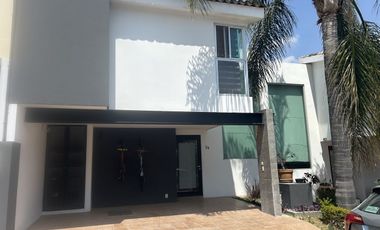 Casa en Venta Fraccionamiento El Saucedal, Avenida Las Torres, Atlixcayotl