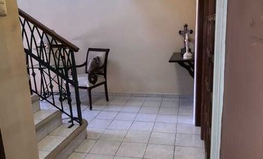 SE RENTA CASA AMUEBLADA CÉNTRICA