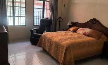 SE RENTA CASA AMUEBLADA CÉNTRICA