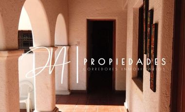 HERMOSA CASA ESTILO ESPAÑOL NEOCOLONIAL EN ÑUÑOA