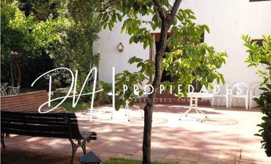 HERMOSA CASA ESTILO ESPAÑOL NEOCOLONIAL EN ÑUÑOA