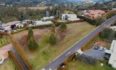 Venta de Lote en Altos del escobero en exclusivo condominio