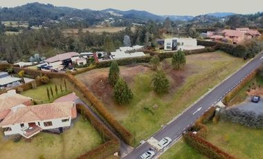 Venta de Lote en Altos del escobero en exclusivo condominio