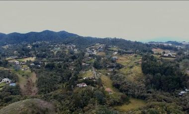 Venta de Lote en Altos del escobero en exclusivo condominio