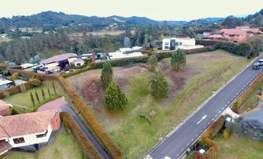 Venta de Lote en Altos del escobero en exclusivo condominio