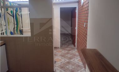 Apartaestudio 2 ambientes en arriendo barrio La enea 40m2 segundo piso