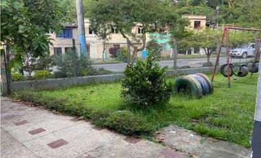 se renta casa comercial en la av del rio