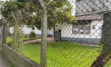 se renta casa comercial en la av del rio