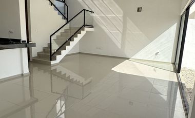 Recámara en planta baja| casa 3 recámaras| alberca