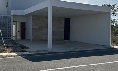 Recámara en planta baja| casa 3 recámaras| alberca