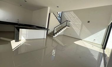 Recámara en planta baja| casa 3 recámaras| alberca