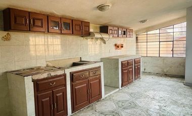 CASA EN VENTA o RENTA EN TOLUCA.