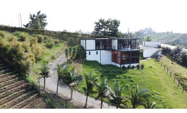 vendo casa finca campestre Marnilla,vía al Peñol. 6.400 m2 HSZ