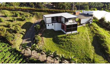 vendo casa finca campestre Marnilla,vía al Peñol. 6.400 m2 HSZ