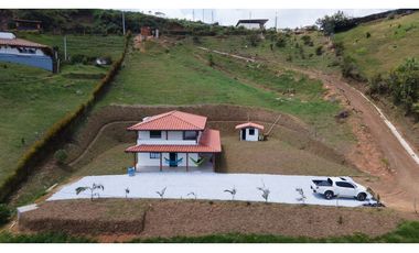 vendo casa finca campestre Marinilla, vía al Peñol 6.500 m2 HSZ