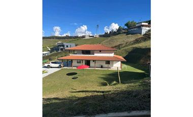vendo casa finca campestre Marinilla, vía al Peñol 6.500 m2 HSZ