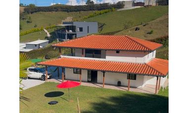 vendo casa finca campestre Marinilla, vía al Peñol 6.500 m2 HSZ