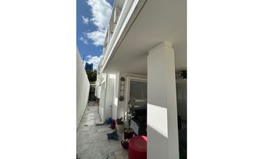 VENTA CASA DUPLEX CON PISCINA, OBARRIO (4)