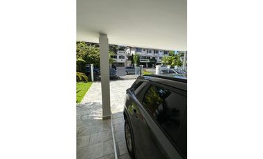 VENTA CASA DUPLEX CON PISCINA, OBARRIO (4)