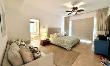 BUENAVENTURA- PH BRISTOL PLANTA BAJA CON PISCINA- VENTA